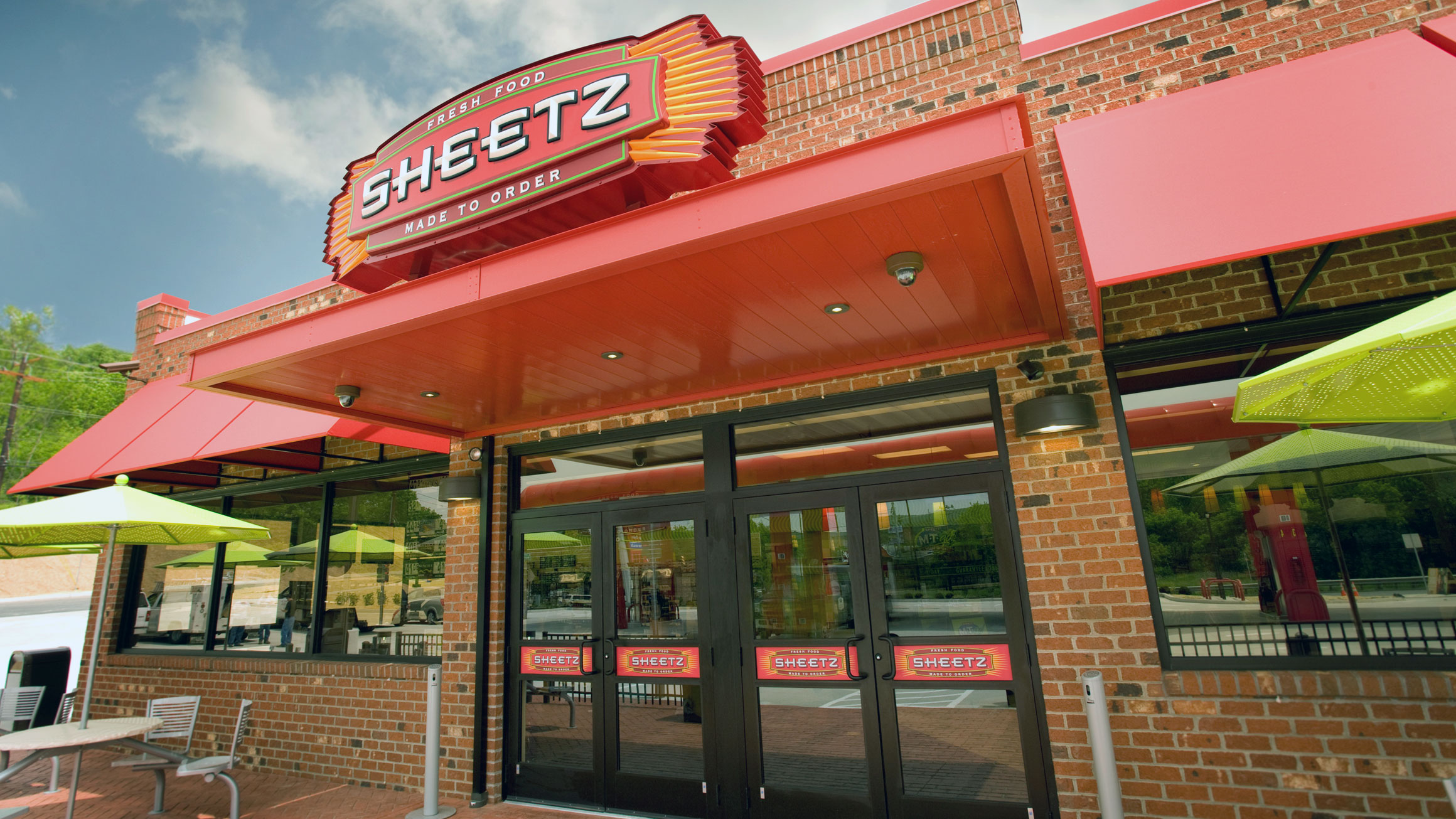 The photo shows the entrance of a Sheetz convenience store